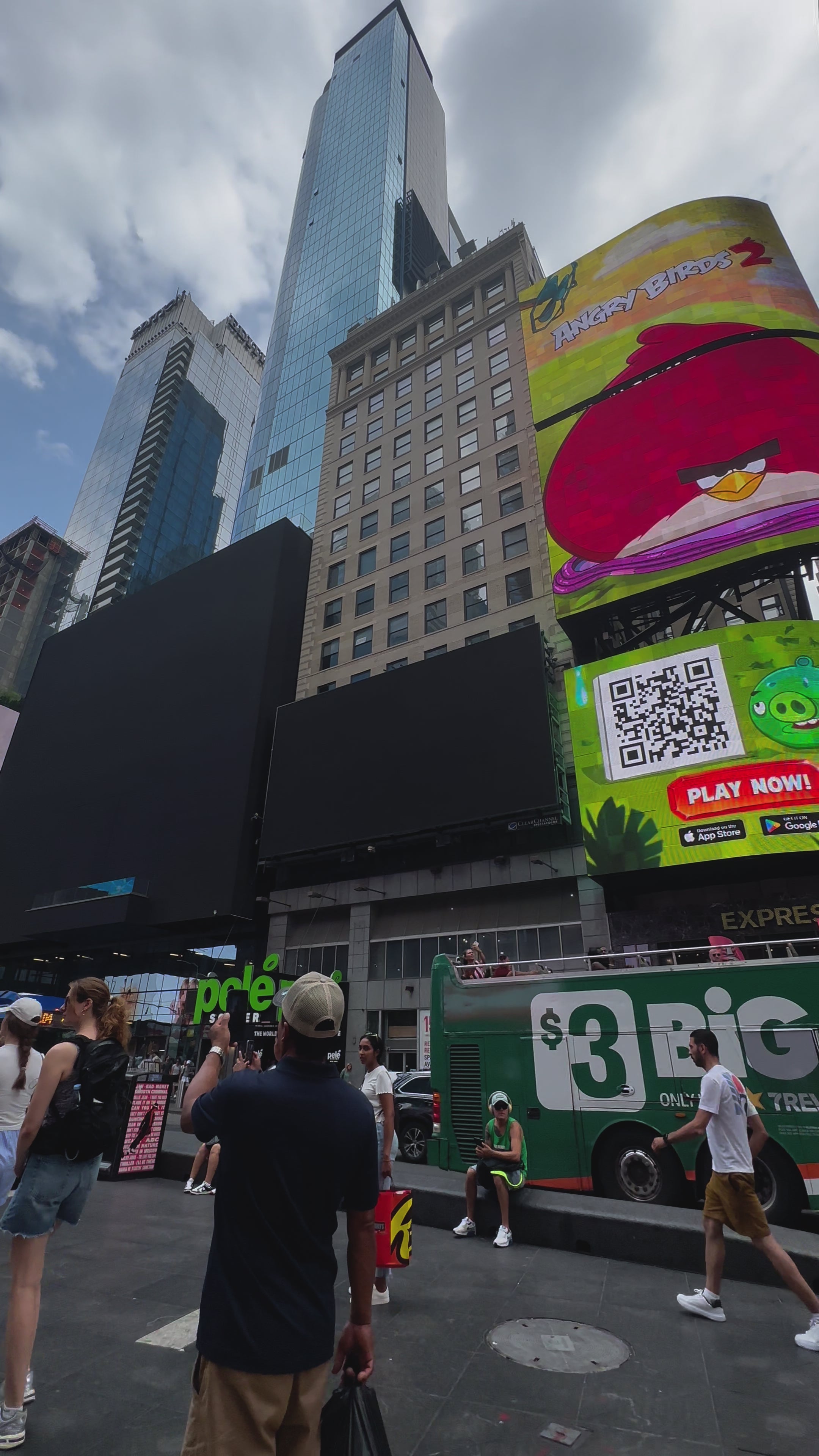 1560 Broadway Times Square Billboard (Daily Rate)